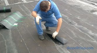 Smontaggio del tetto del rotolo, metodi, caratteristiche e fasi del processo, che influiscono sul costo dello smontaggio del tetto