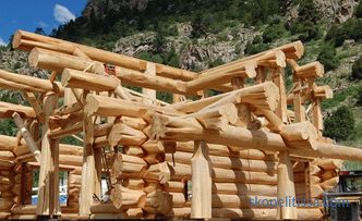Come costruire una casa da un tronco arrotondato, una casa da una casa di tronchi, la tecnologia di costruzione