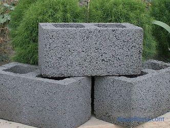 I blocchi di cemento di Ceramsite da acquistare a Mosca, i pro ei contro delle case in blocchi di cemento argilloso