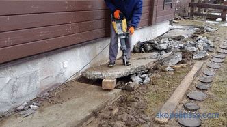 Posa di lastre di pavimentazione sul pavimento in cemento: la tecnologia delle operazioni di costruzione