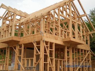 Cosa è meglio costruire una casa per la residenza permanente: una revisione dei materiali